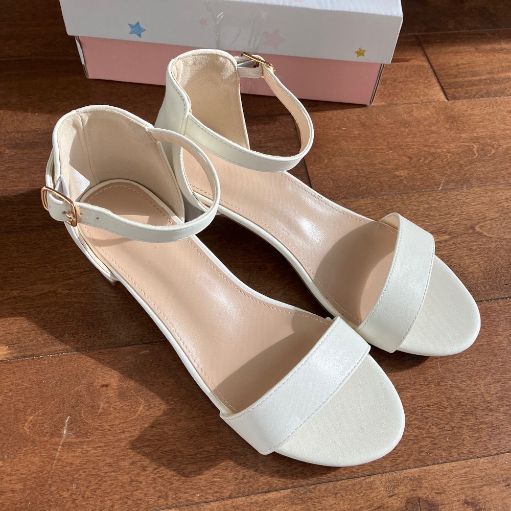 Girls White Heeled Dress Shoes